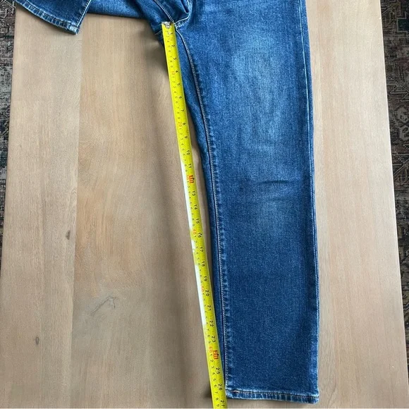 Levi’s Wedgie Straight Button Fly Jeans - Picture 12 of 12